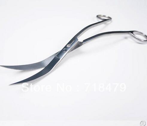 Aquarium tank use scissors